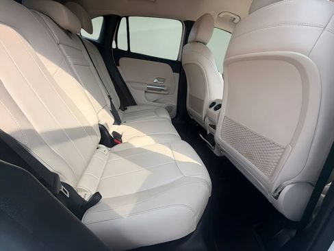 Used 2021 Mercedes-Benz GLA 250 4MATIC image 17