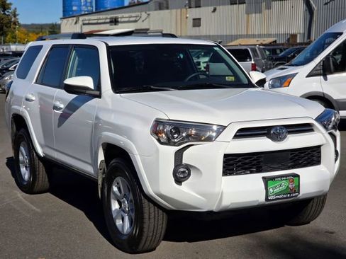 Used 2022 Toyota 4Runner SR5 image 1