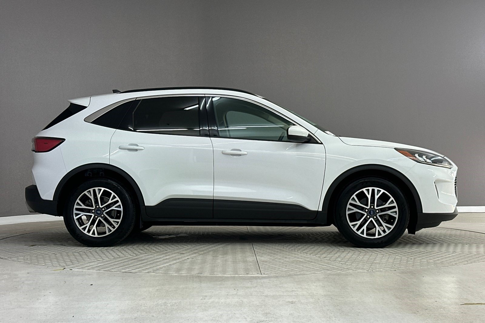 Used 2020 Ford Escape SEL FWD image 8