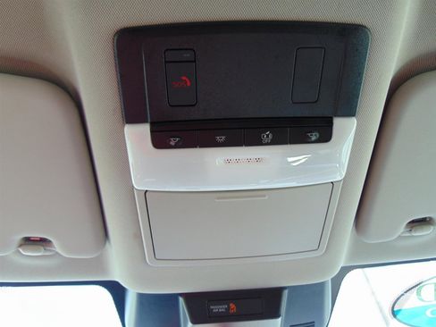 Used 2024 Nissan Rogue SV image 28