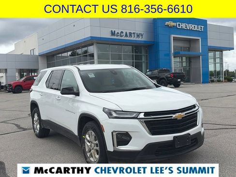 Used 2023 Chevrolet Traverse LS AWD/4WD image 1
