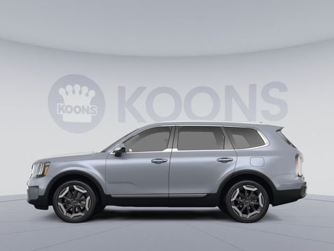 Used 2024 Kia Telluride EX w/ EX Captain's Chair Package AWD/4WD image 2