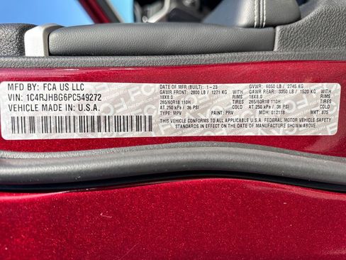 Used 2023 Jeep Grand Cherokee Limited image 48