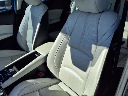 Used 2018 MAZDA MAZDA3 Grand Touring image 7