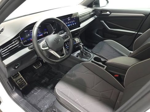Used 2025 Volkswagen Jetta Sport FWD image 21