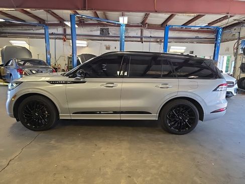 Used 2022 Lincoln Aviator Reserve w/ Equipment Group 201A RWD image 2