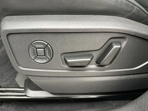 Used 2025 Audi Q5 Premium Plus w/ Premium Plus AWD/4WD image 12