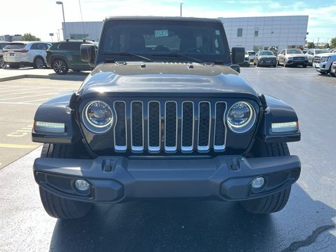 Used 2023 Jeep Wrangler Unlimited Sahara AWD/4WD image 5