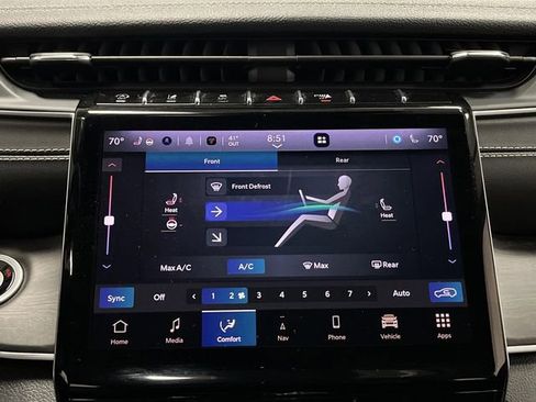 Used 2023 Jeep Grand Cherokee L Limited image 19