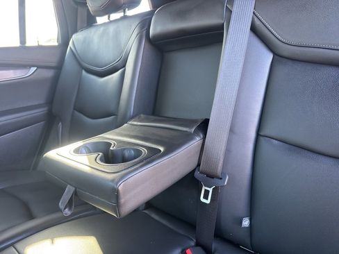 Used 2023 Cadillac XT6 Luxury image 44