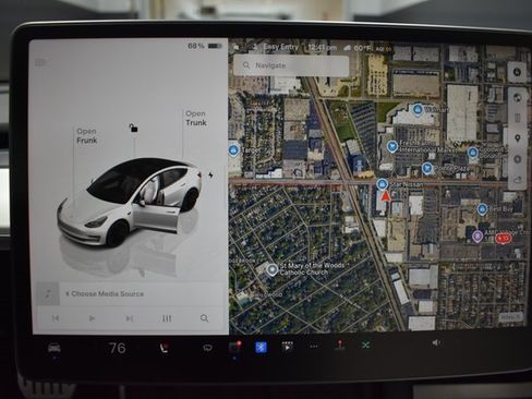 Used 2023 Tesla Model 3 Performance image 27