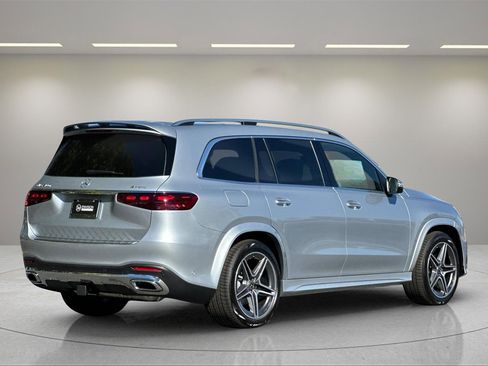 Used 2024 Mercedes-Benz GLS 450 4MATIC image 4