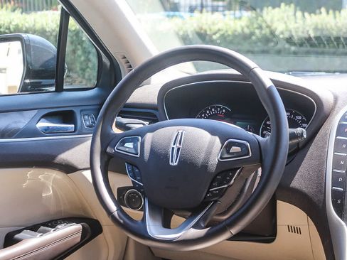 Used 2019 Lincoln MKC Reserve FWD image 19