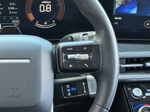 Used 2025 Hyundai Santa Fe SEL image 17