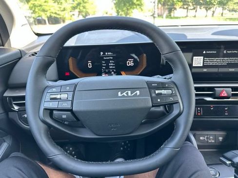 New 2026 Kia Sportage LX w/ LX Convenience Package FWD image 41