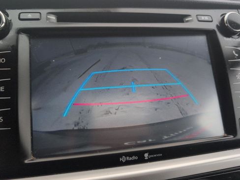 Used 2015 Toyota Highlander XLE image 18