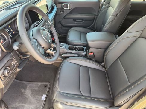 New 2026 Jeep Gladiator Sport AWD/4WD image 13