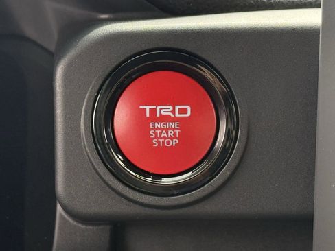 Used 2025 Toyota Tacoma TRD Sport image 19