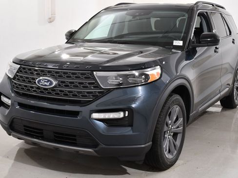 Used 2023 Ford Explorer XLT w/ Equipment Group 202A image 2