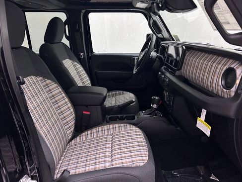 New 2026 Jeep Gladiator Mojave AWD/4WD image 18