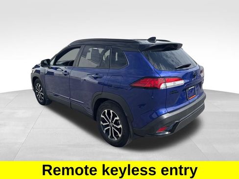 Used 2024 Toyota Corolla Cross SE w/ Moonroof Package image 3