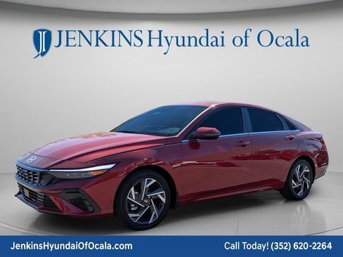 Used 2025 Hyundai Elantra Limited FWD image 7