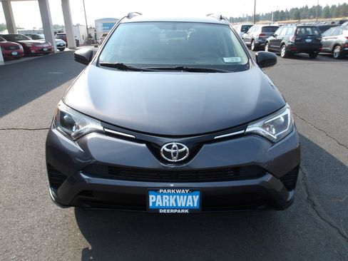 Used 2016 Toyota RAV4 LE AWD/4WD image 8