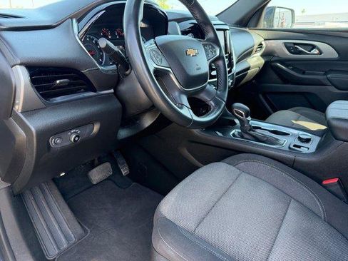 Used 2023 Chevrolet Traverse LT image 11