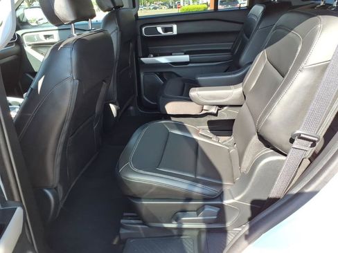 Used 2024 Ford Explorer XLT w/ Equipment Group 202A AWD/4WD image 12