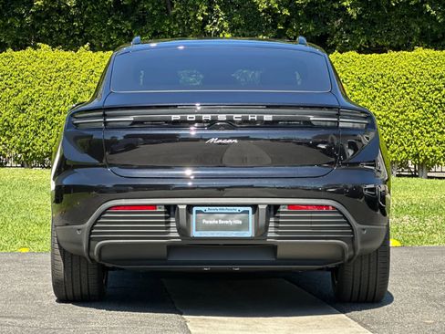New 2026 Porsche Macan Electric RWD image 7