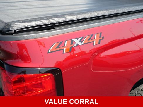 Used 2018 Chevrolet Silverado 1500 LT w/ All Star Edition AWD/4WD image 9