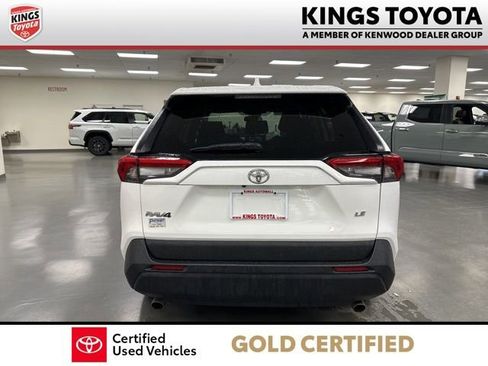 Certified 2022 Toyota RAV4 LE FWD image 8