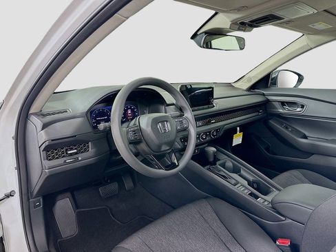 Certified 2025 Honda Accord SE image 9