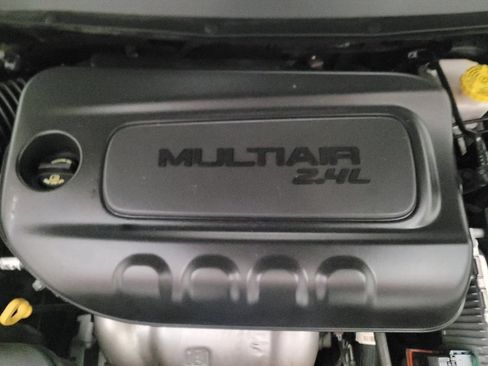 Used 2020 Jeep Cherokee Latitude Plus w/ Comfort/Convenience Group FWD image 30
