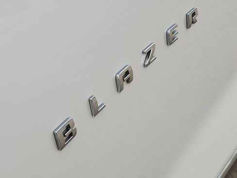 Used 2023 Chevrolet Blazer Premier w/ Enhanced Convenience Package FWD image 12