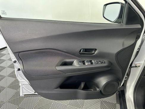 Used 2019 Nissan Kicks S FWD image 22