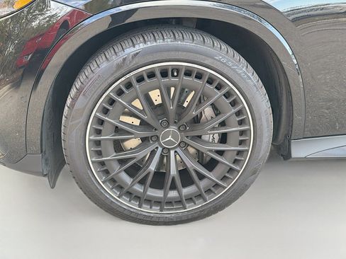 Used 2025 Mercedes-Benz GLC 43 AMG 4MATIC image 41