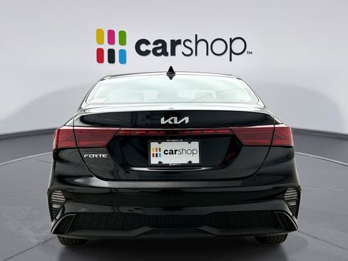 Used 2023 Kia Forte LXS w/ LXS Technology Package image 4