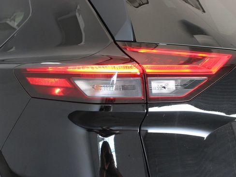 Used 2023 Nissan Rogue SV AWD/4WD image 52