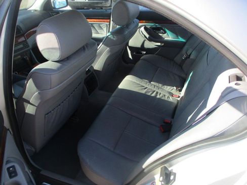 Used 1999 BMW 528i Sedan image 9