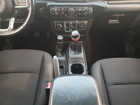 Used 2018 Jeep Wrangler Unlimited Sahara image 22