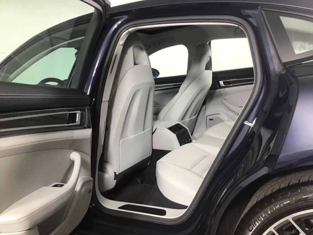 Certified 2023 Porsche Panamera image 28