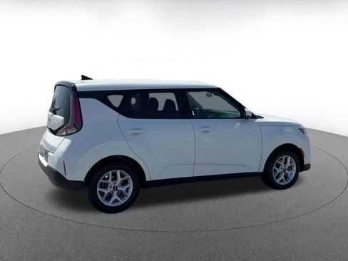 Used 2025 Kia Soul LX w/ LX Technology Package FWD image 15