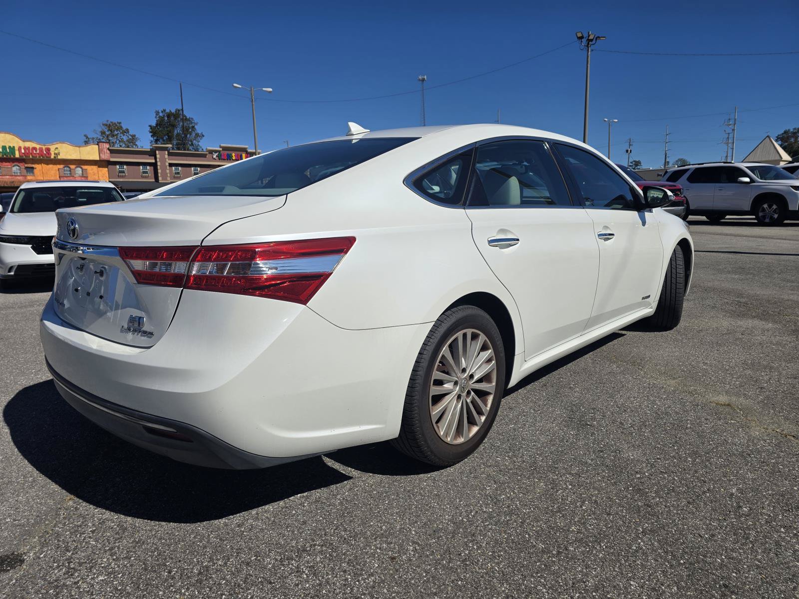 Used 2013 Toyota Avalon Limited FWD image 4