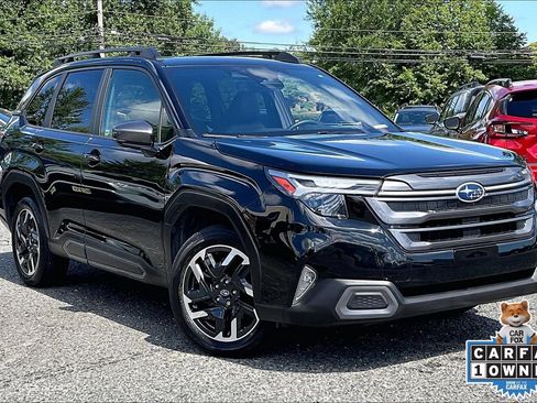 Used 2025 Subaru Forester Limited AWD/4WD image 2