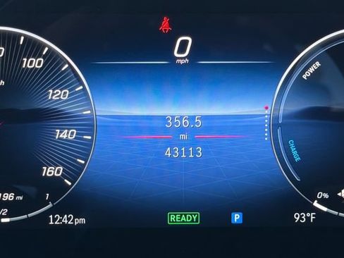 Used 2024 Mercedes-Benz GLE 450e 4MATIC image 32