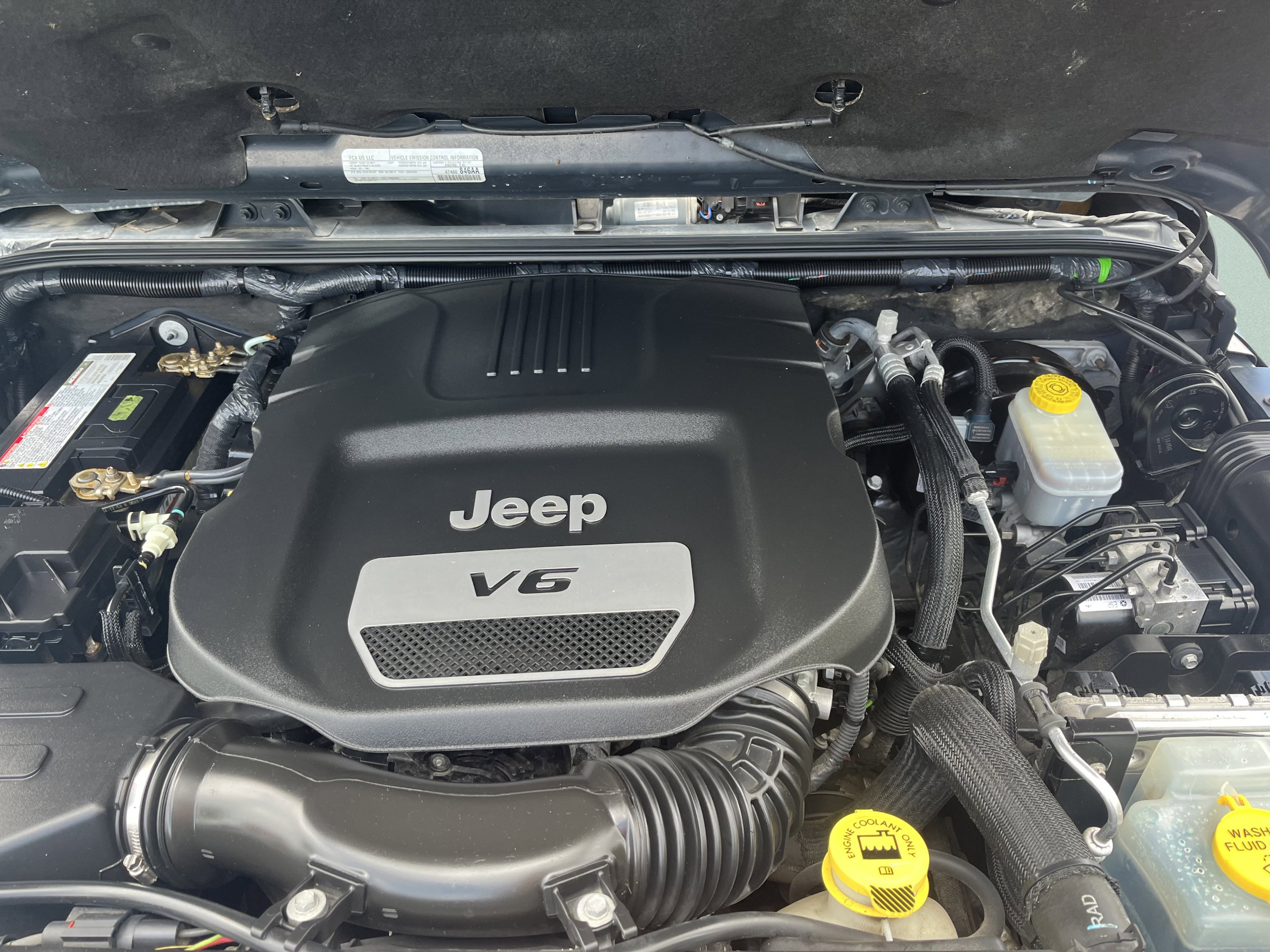 Used 2017 Jeep Wrangler Unlimited Rubicon w/ Connectivity Group AWD/4WD image 11