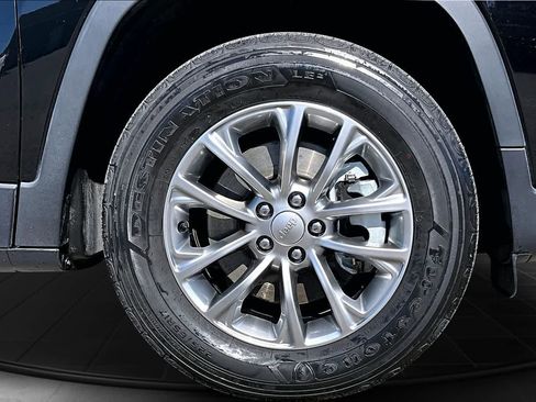 Used 2022 Jeep Cherokee Latitude Lux AWD/4WD image 34