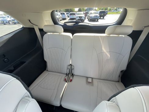 Used 2023 Buick Enclave Avenir w/ Trailering Package, 5000 lbs. AWD/4WD image 29