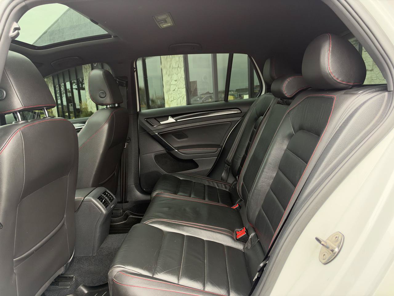 Used 2015 Volkswagen GTI SE w/ Lighting Package (SEL) FWD image 13